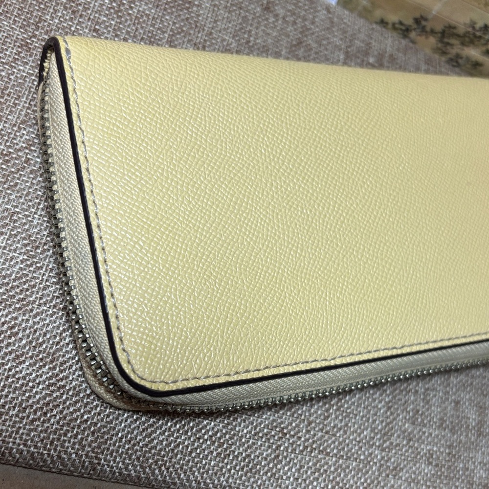 Coach Creamy Lemon Leather Zip-Around Full Size Wallet 7.5”Lx4”H - Picture 7 of 17